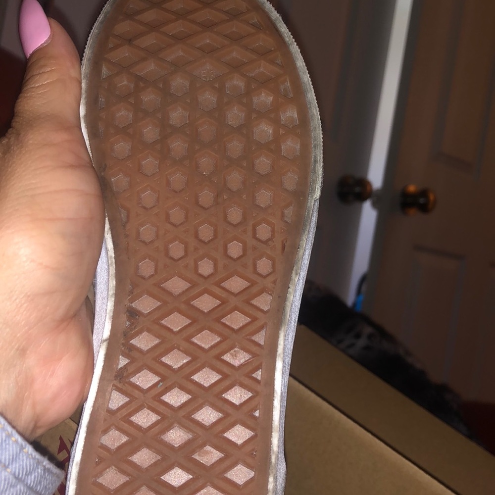Vans - Picture 3 of 3